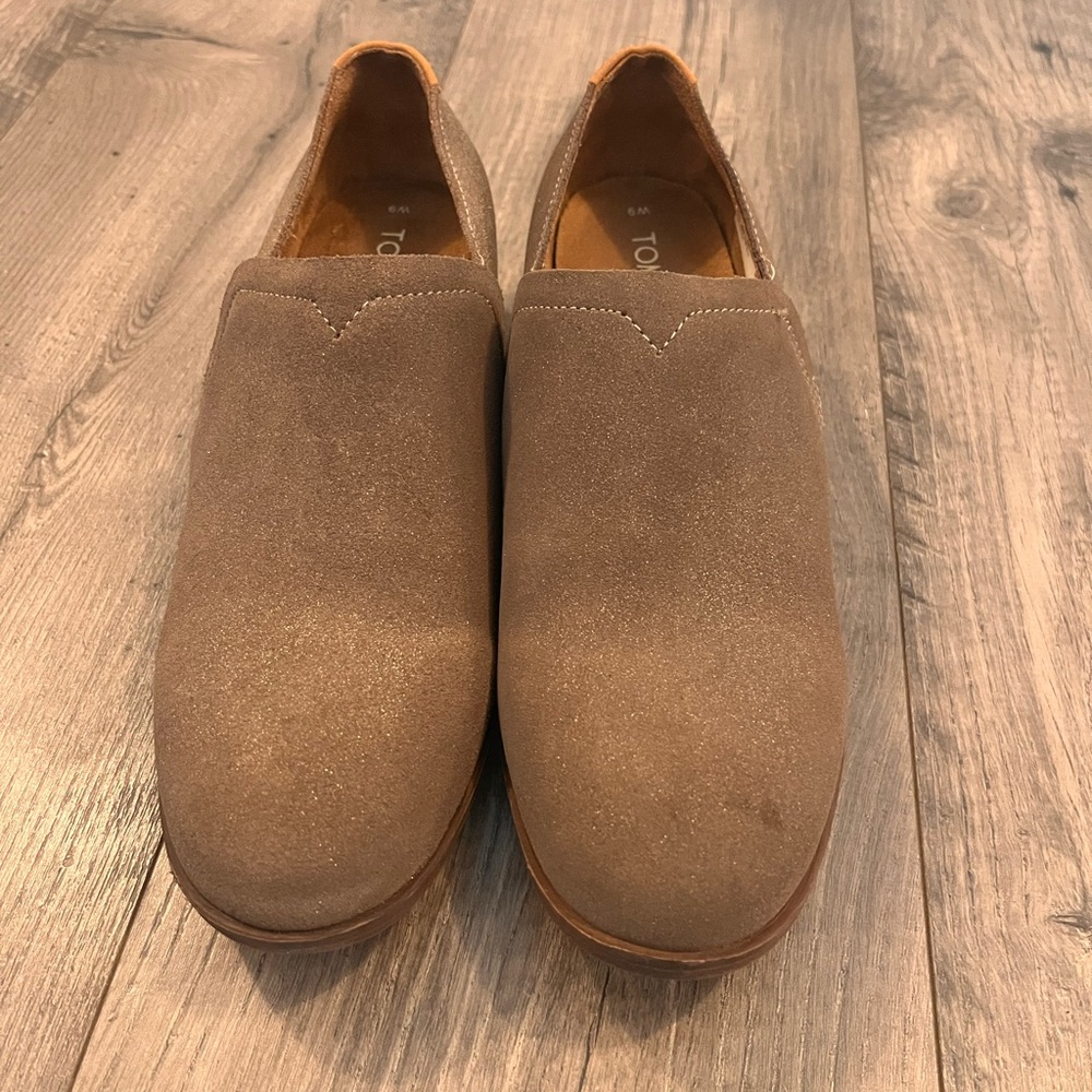 TOMS size 9 brown sparkly leather boots. EUC